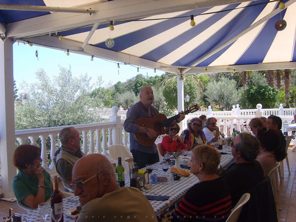 UN MECHOUI AVEC LES AMIS PN D ANDALOUSIE 9 05 2013 A MOJACA (48).JPG -  